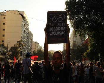 Protesta durante la clausura de los Juegos Olímpicos Río 2016